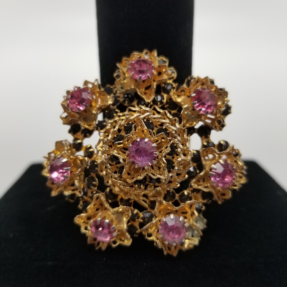 Jonne Vintage pink Rhinestone gold tone brooch